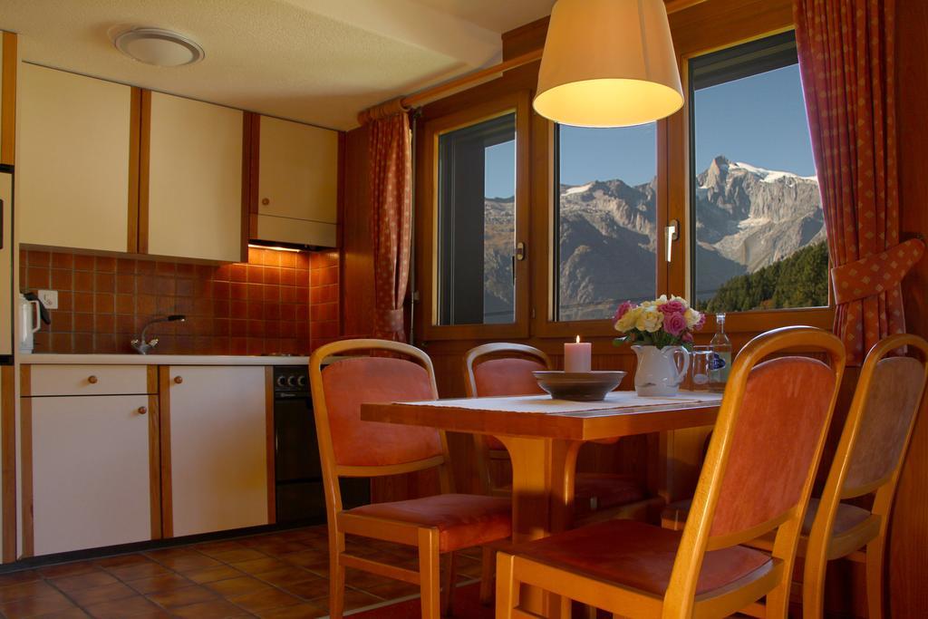 Aparthotel Ambassador Bellwald Room photo